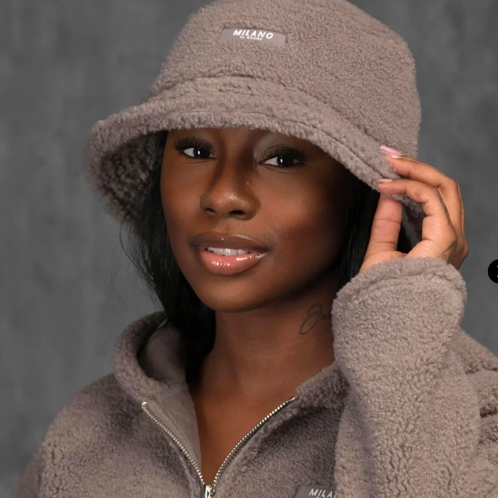 NWT - Milano Di Rouge Faris Zip Hoodie (S) and Bucket Hat (M) - Grey